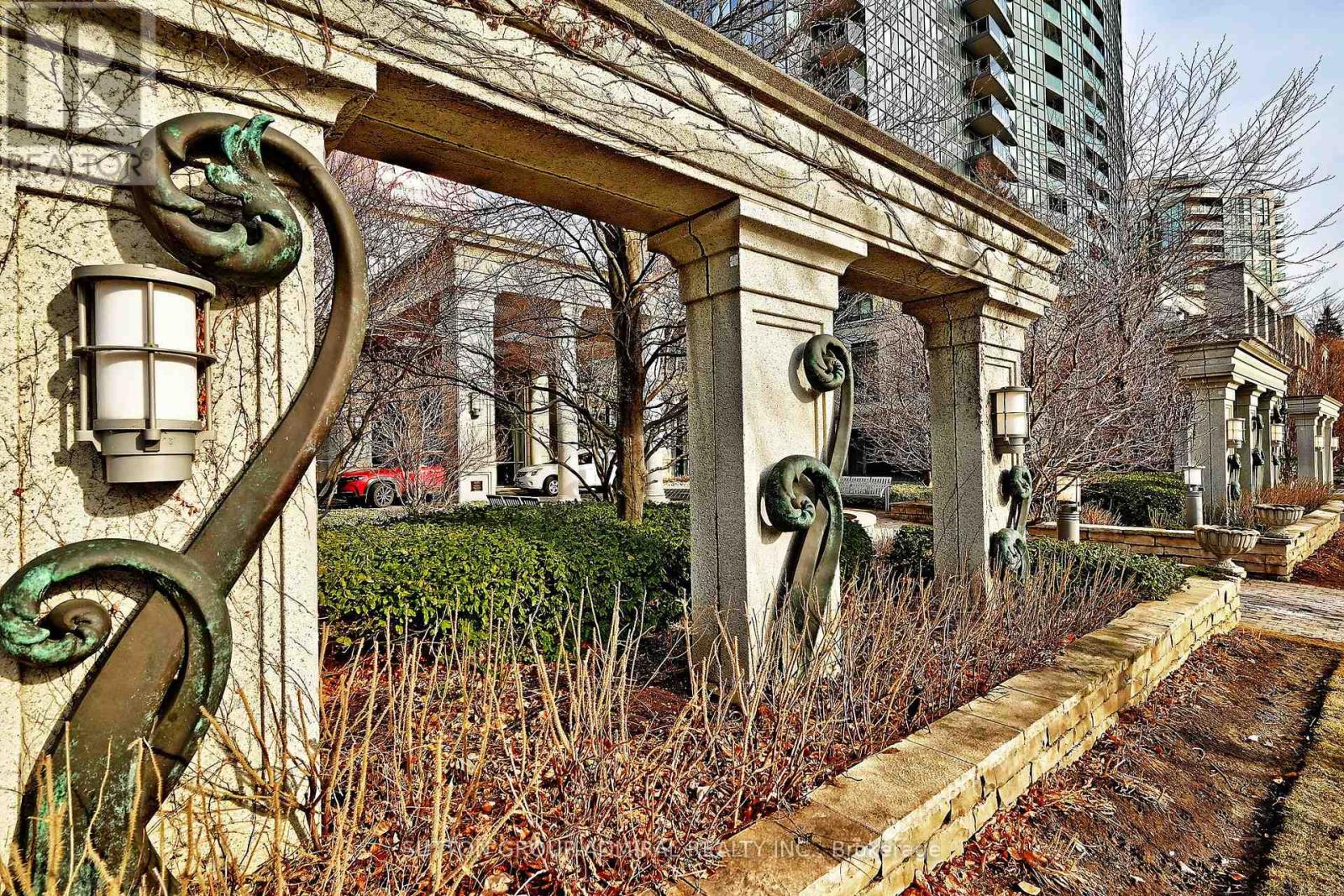 305 - 15 Greenview Avenue, Toronto, Ontario  M2M 1R2 - Photo 3 - C12088565