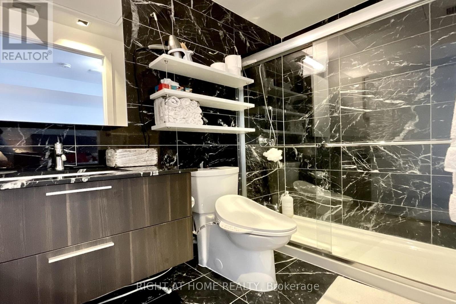 802 - 501 Adelaide Street W, Toronto, Ontario  M5V 1T4 - Photo 20 - C12088607