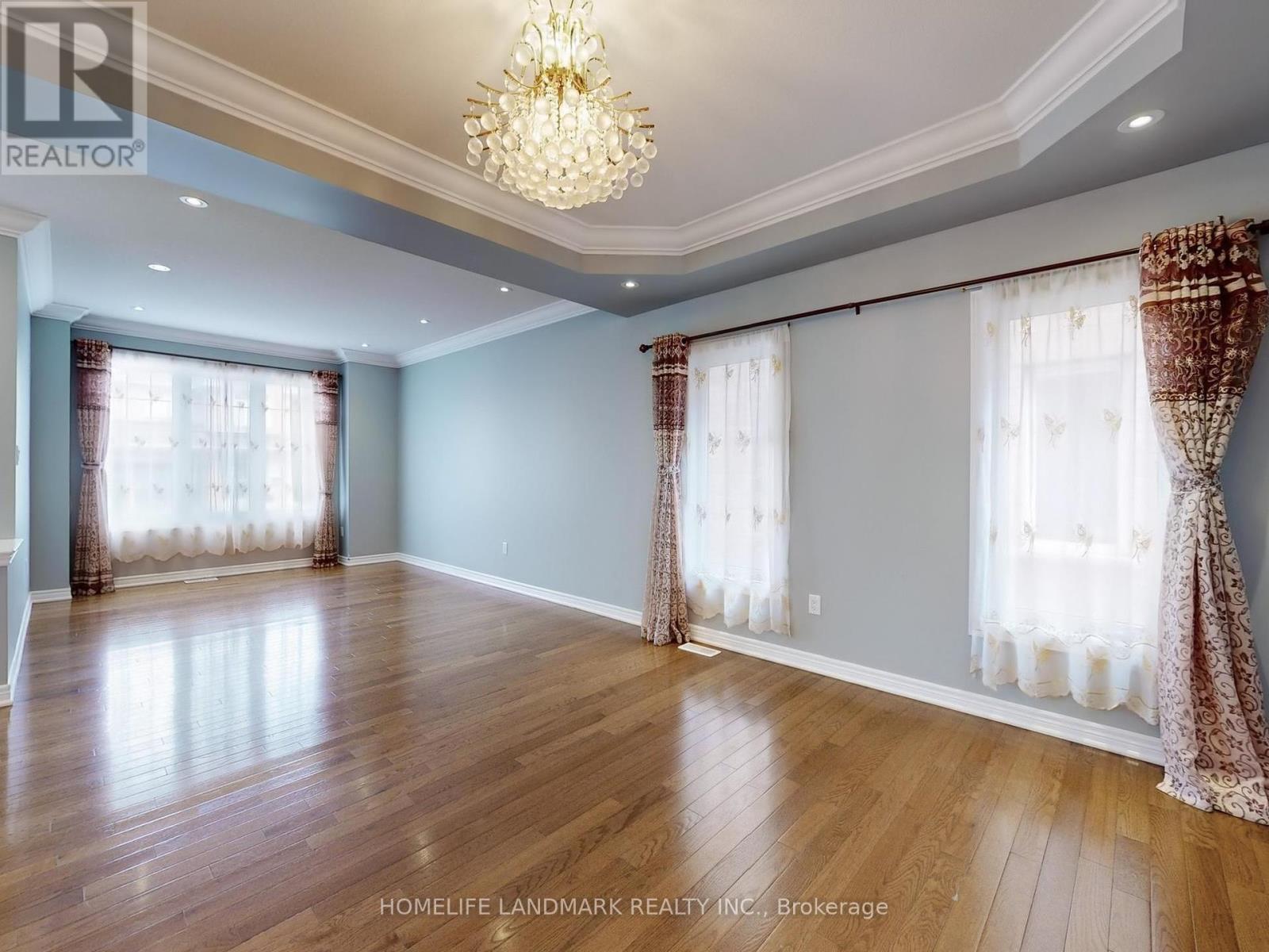 30 Waterstone Street, Richmond Hill, Ontario  L4E 0P7 - Photo 4 - N12088536