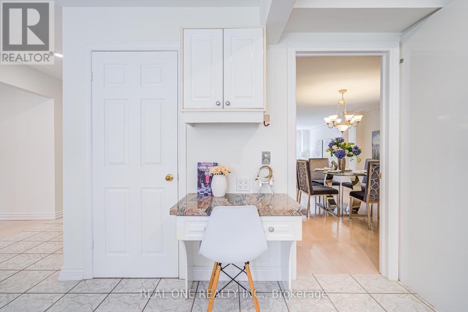 27 Binscarth Crescent, Vaughan, Ontario  L4J 4S4 - Photo 13 - N12088553