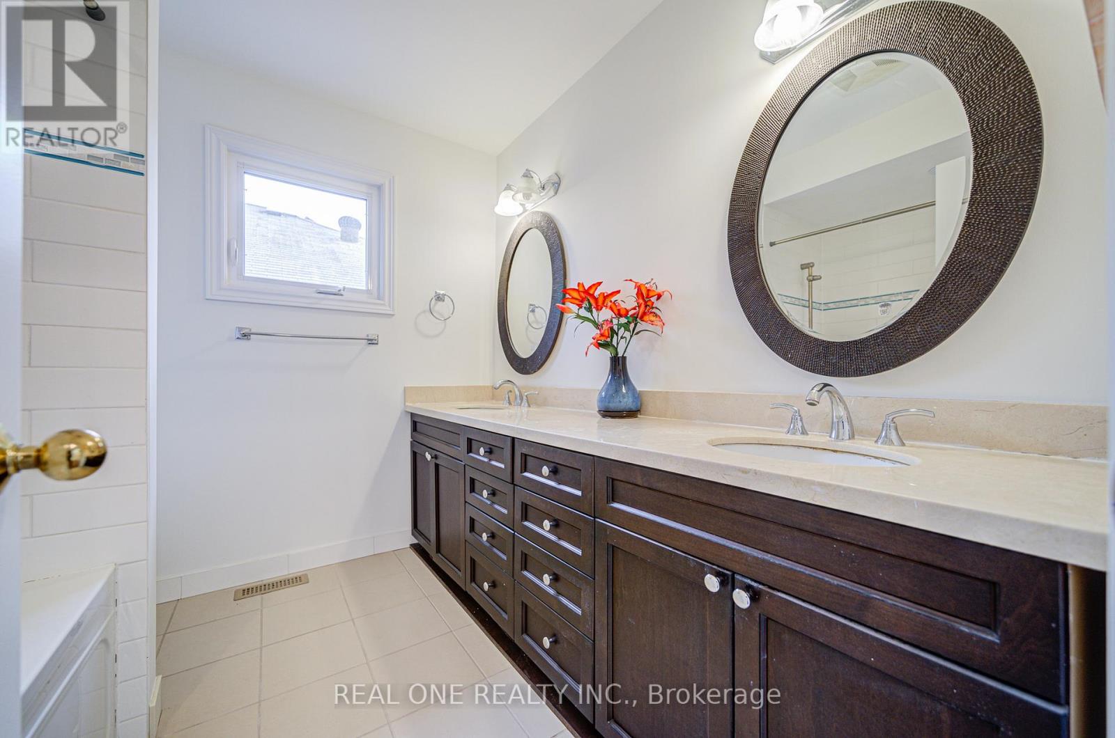 27 Binscarth Crescent, Vaughan, Ontario  L4J 4S4 - Photo 40 - N12088553