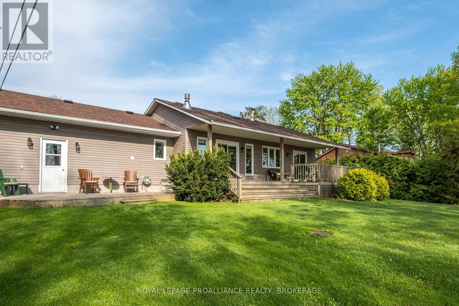 14 Sunset Lane, Greater Napanee (Greater Napanee), Ontario  K7R 3K7 - Photo 11 - X12088740