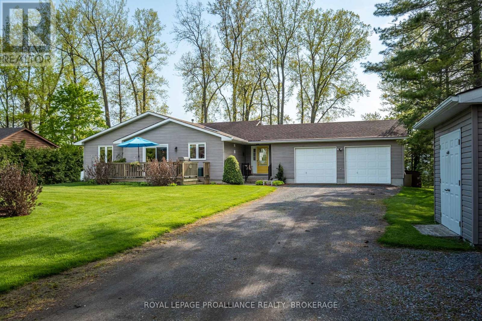 14 Sunset Lane, Greater Napanee (Greater Napanee), Ontario  K7R 3K7 - Photo 3 - X12088740