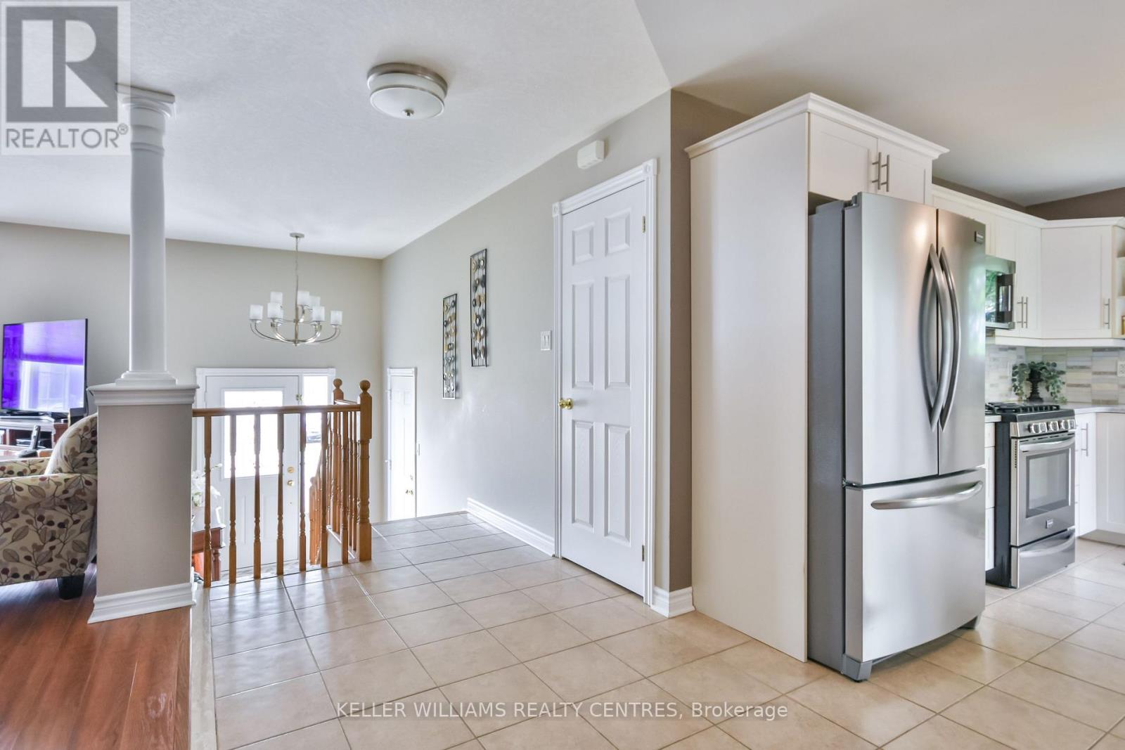 Property at 218 LAMONT COURT image 5
