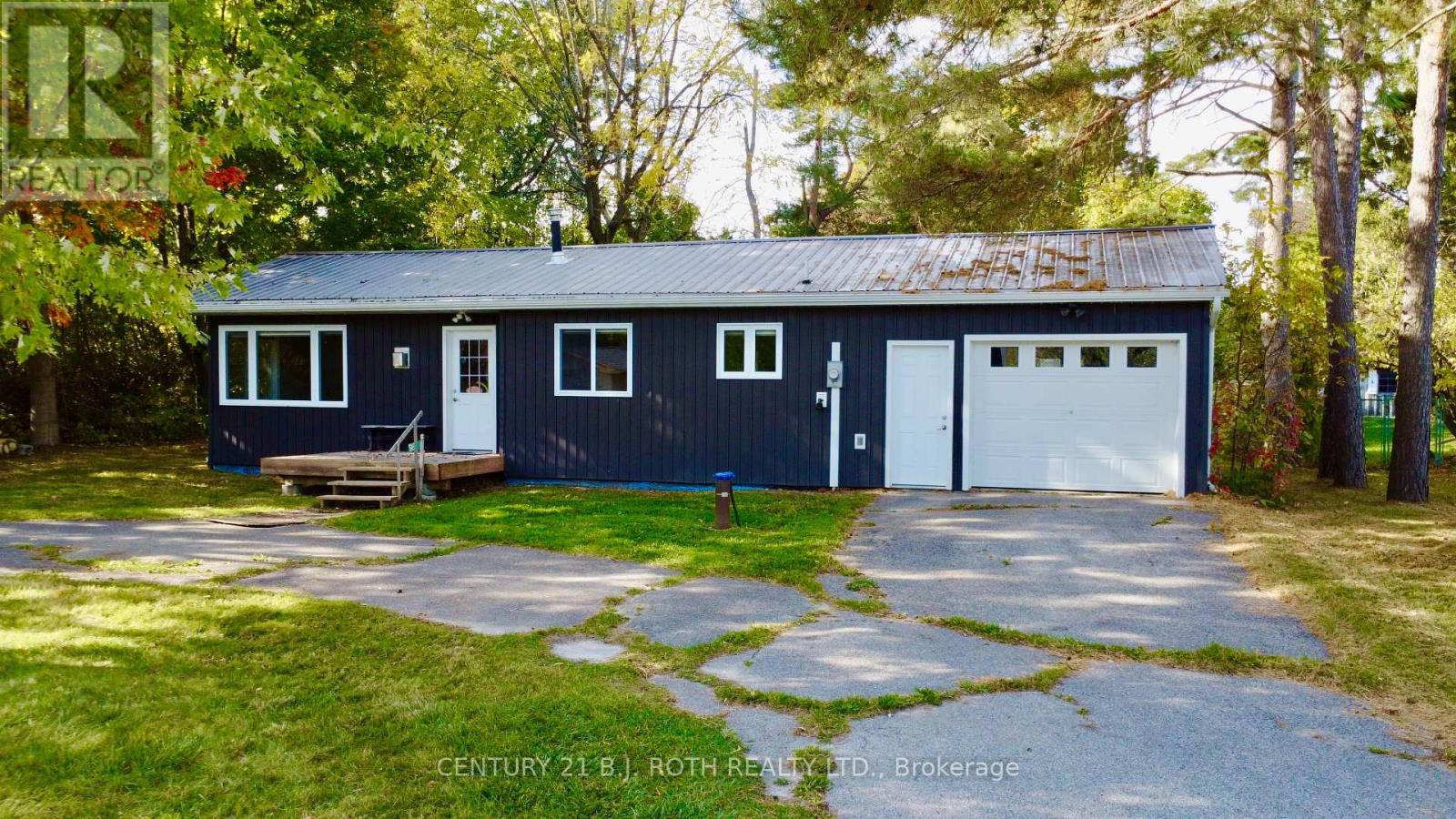 Property at 98 LAKESHORE ROAD W image 1