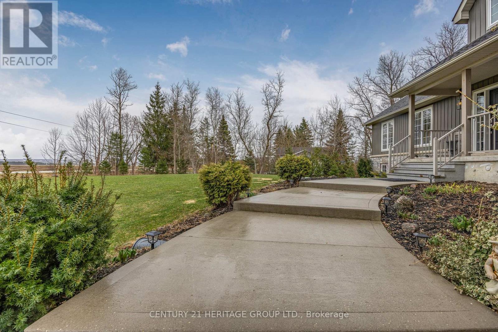 1328 Strongville Road, Clearview, Ontario  L0M 1S0 - Photo 5 - S12088686
