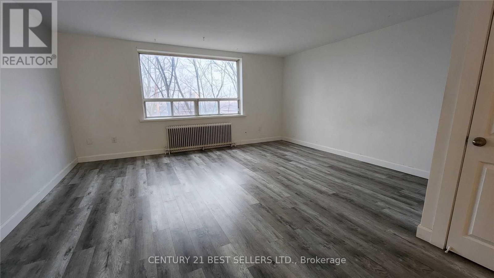 26-105 Twenty Fifth Street, Toronto, Ontario  M8V 3P9 - Photo 3 - W12086901