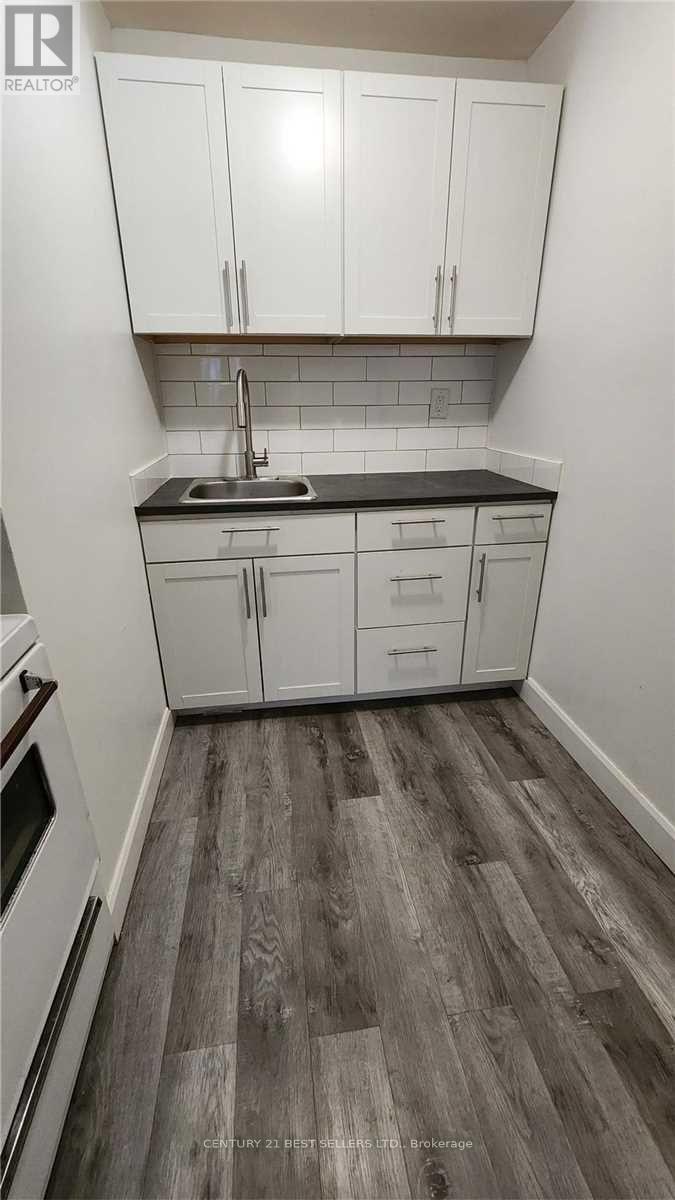 26-105 Twenty Fifth Street, Toronto, Ontario  M8V 3P9 - Photo 5 - W12086901