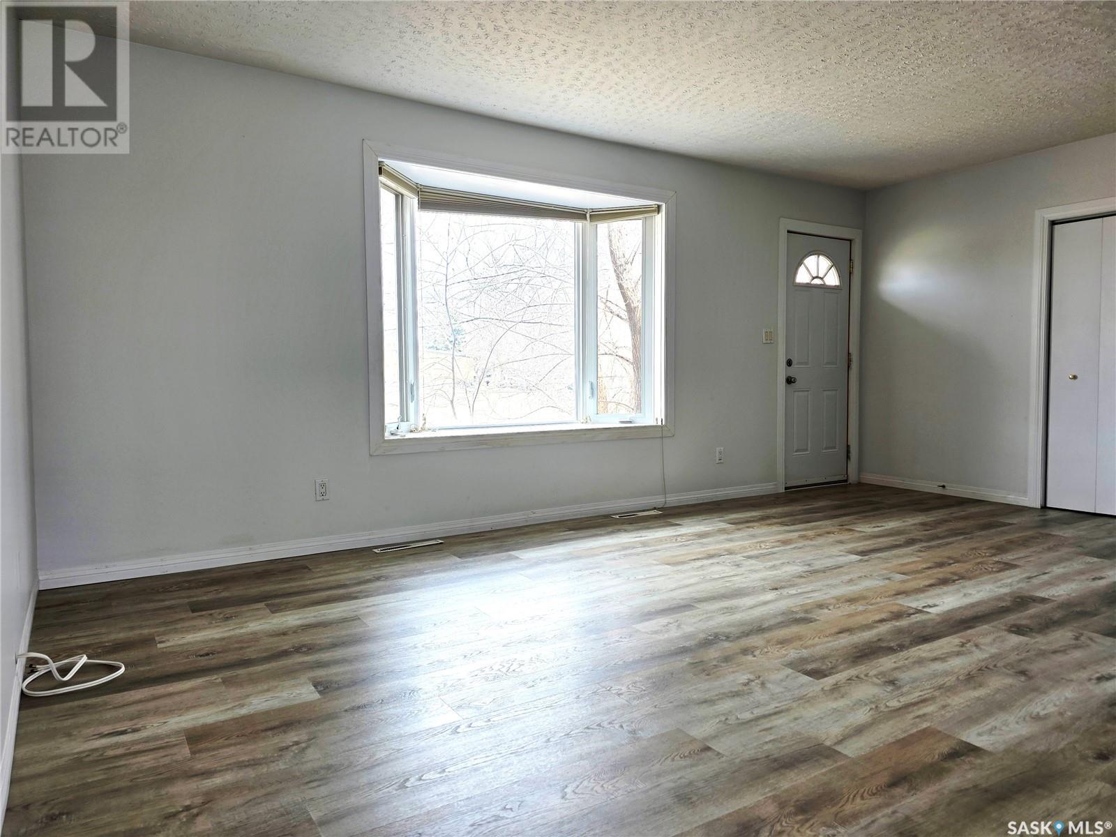 Property at 1821 Dieppe CRESCENT image 3