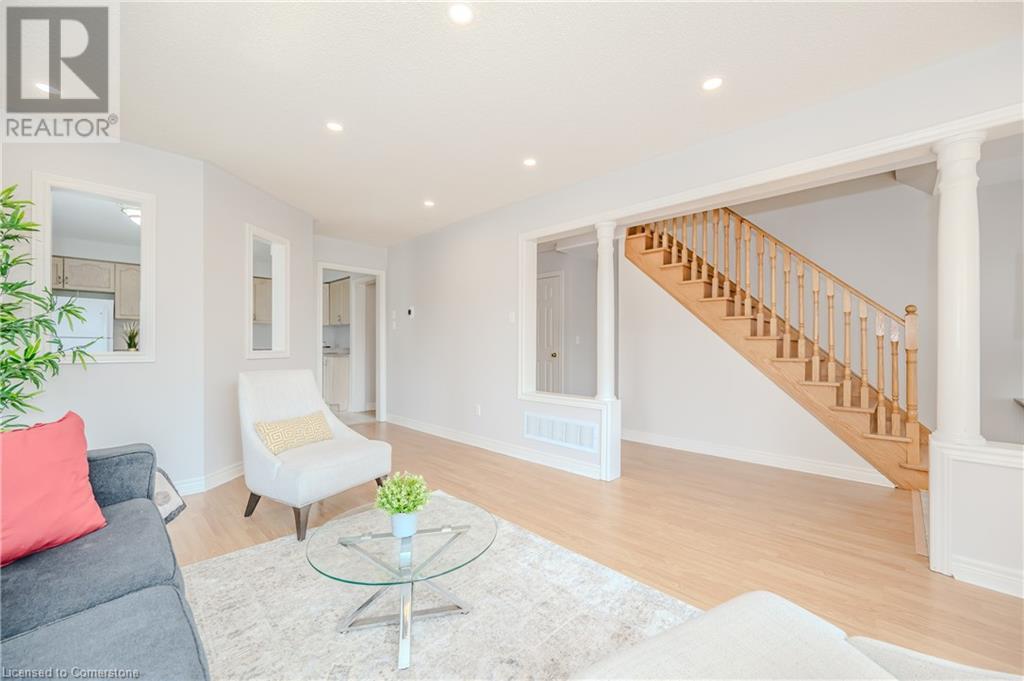 Property at 105 DESERT SAND Drive image 4