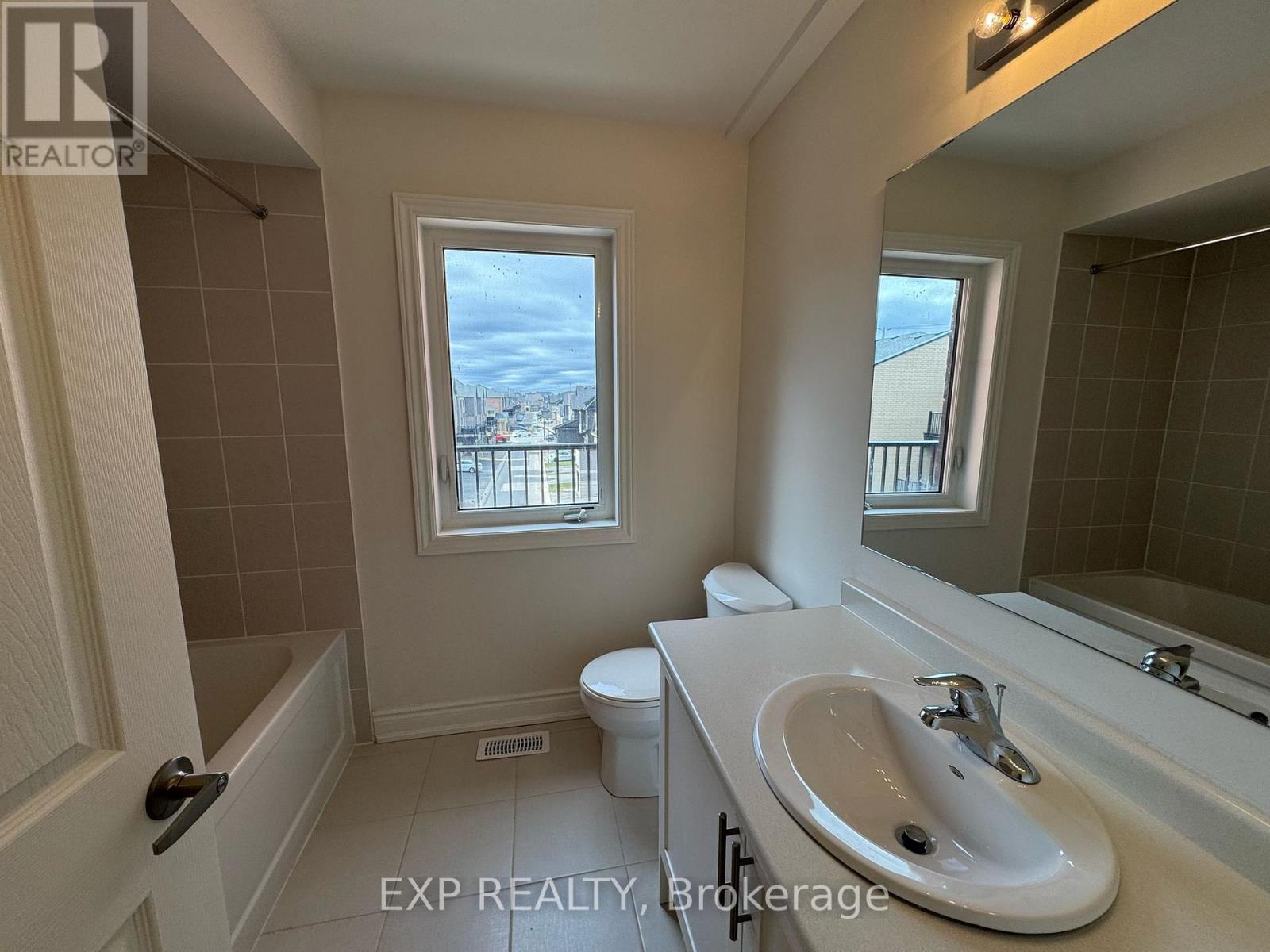 1, 2, 3 - 3 Marvin Avenue, Oakville (Go Glenorchy), Ontario  L6H 0Z6 - Photo 15 - W12088491