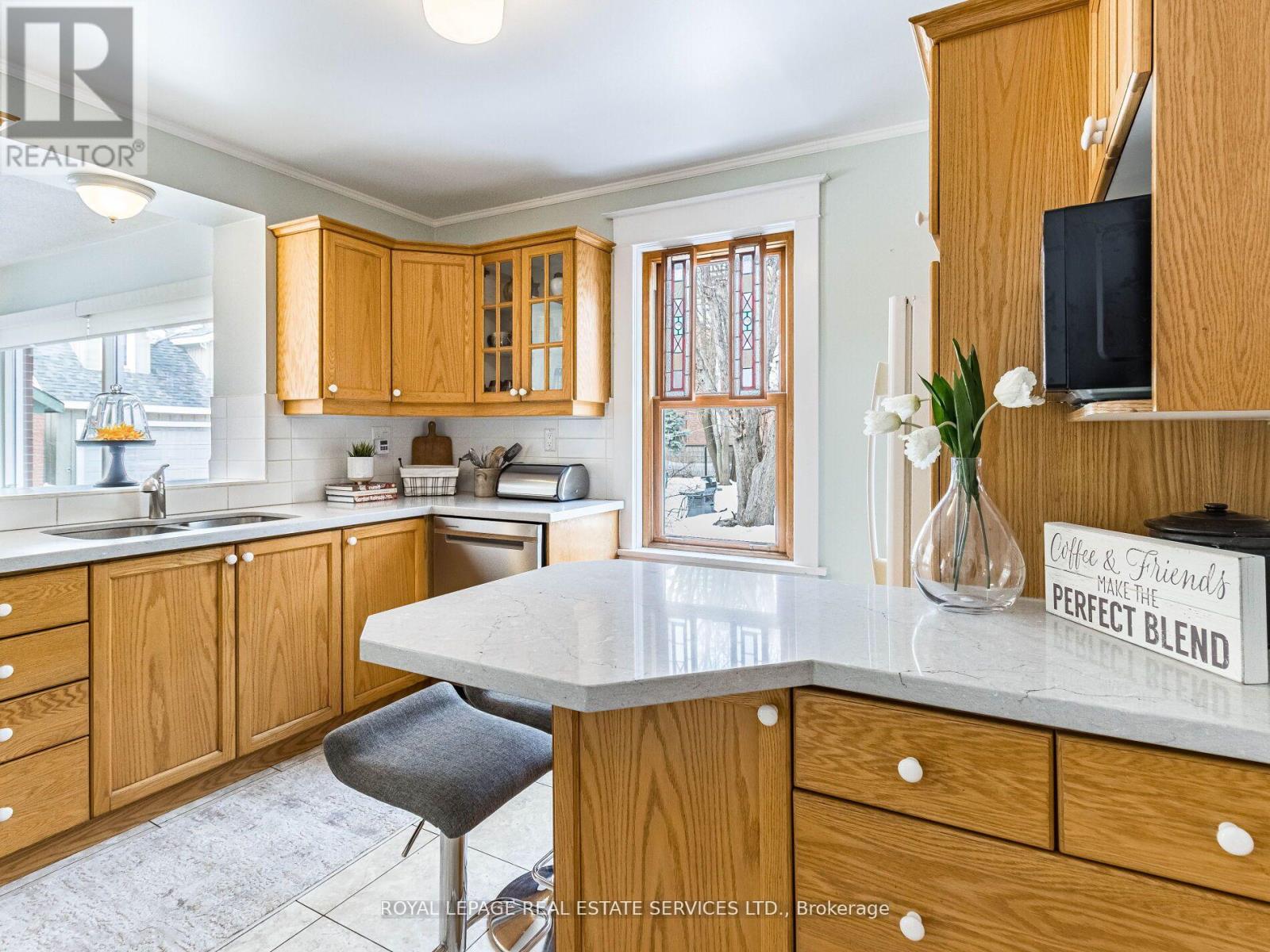 32 Wellington Street E, Brampton, Ontario  L6W 1Y4 - Photo 8 - W12088668