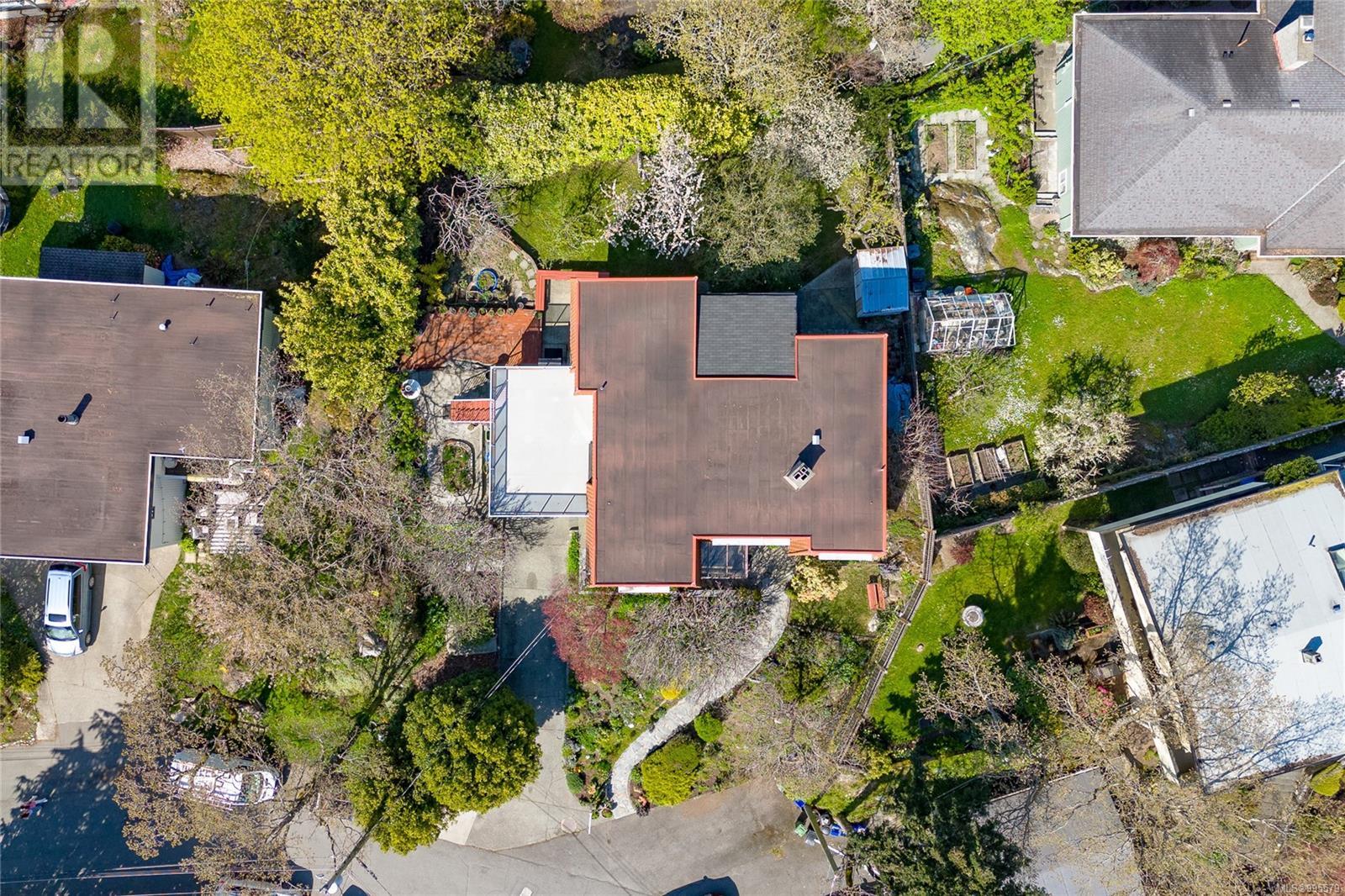 Property at 1436 Merritt Pl image 3