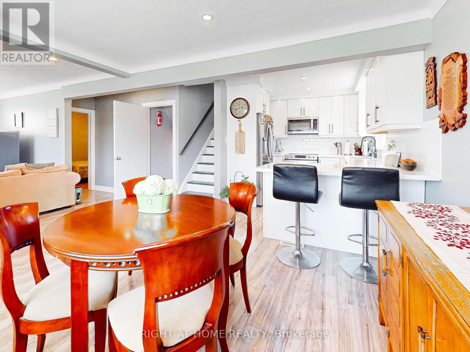 6077 Coholan Street, Niagara Falls, Ontario  L2J 1K7 - Photo 8 - X12088611