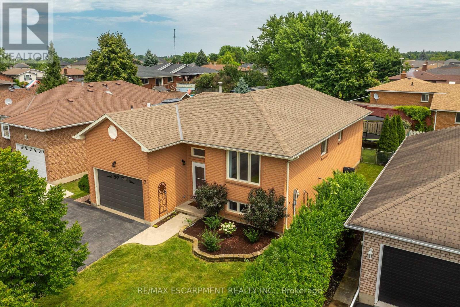 7 Country Club Road, Haldimand, Ontario  N0A 1E0 - Photo 2 - X12088623