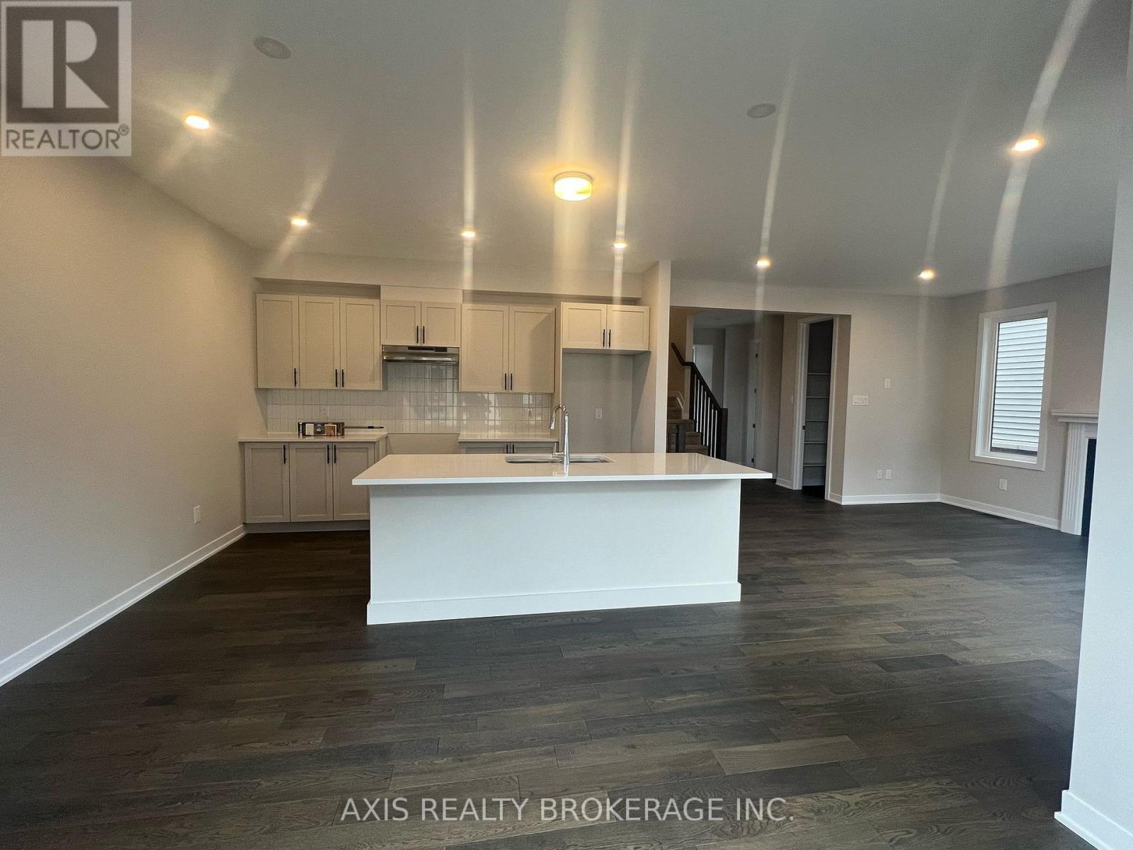 345 Peninsula Road, Ottawa, Ontario  K2J 7L9 - Photo 4 - X12088751