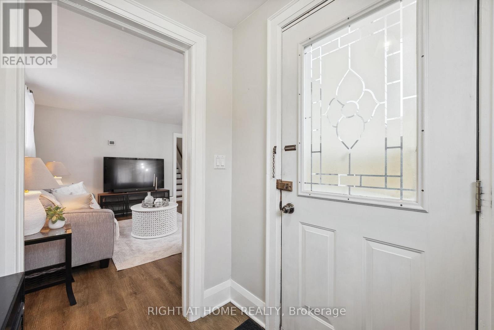 Property at 103 LIBERTY STREET N image 4