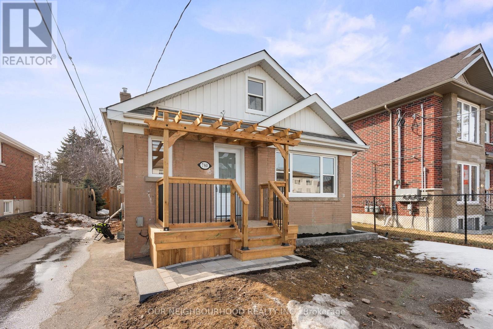 Property at 780 OXFORD STREET image 3