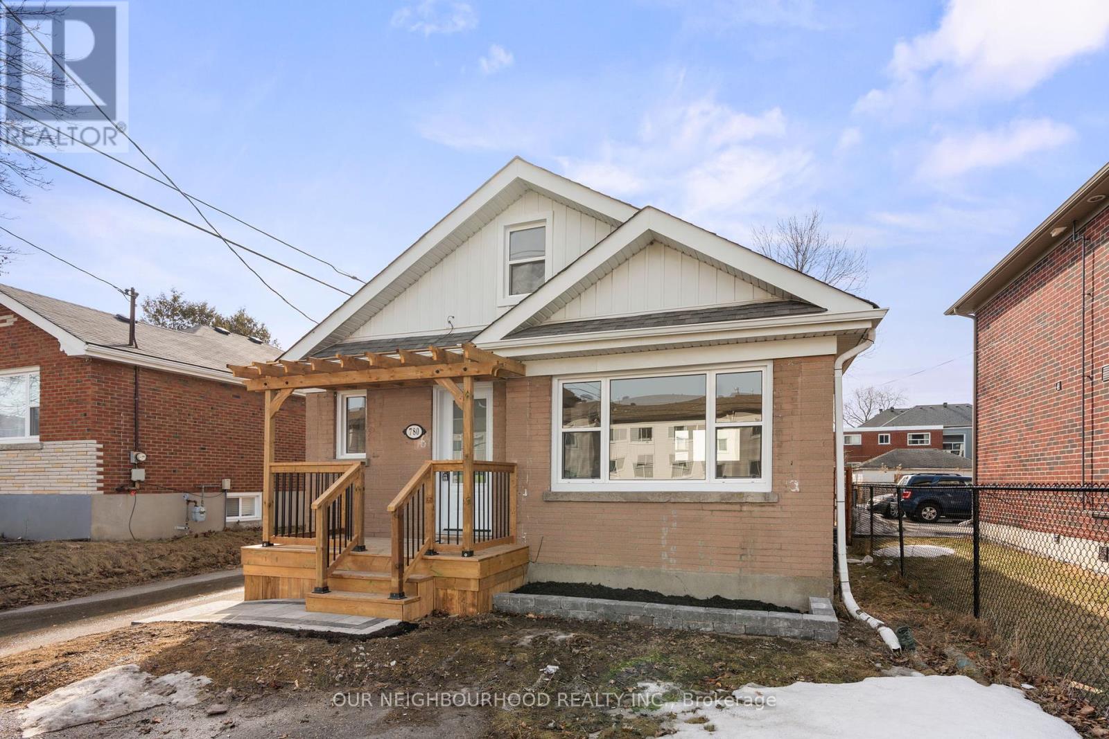 Property at 780 OXFORD STREET image 4