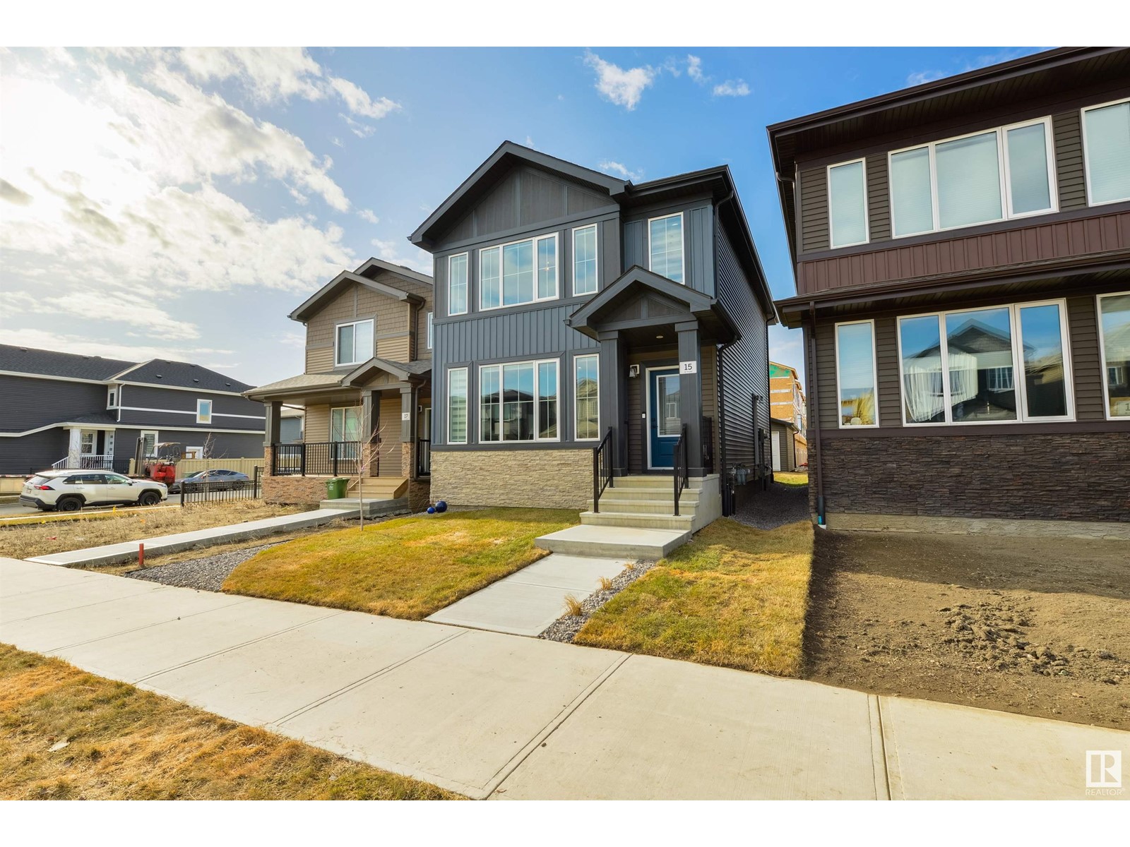 Property at 15 EDGEFIELD WY image 1