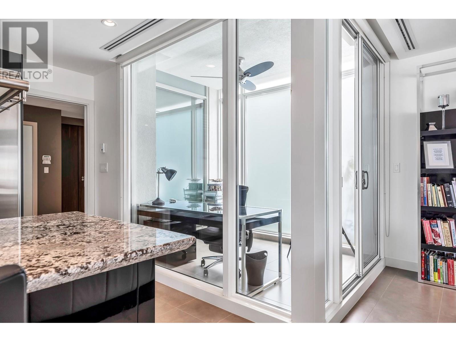 101 1139 W Cordova Street, Vancouver, British Columbia  V6C 0A2 - Photo 12 - R2991269