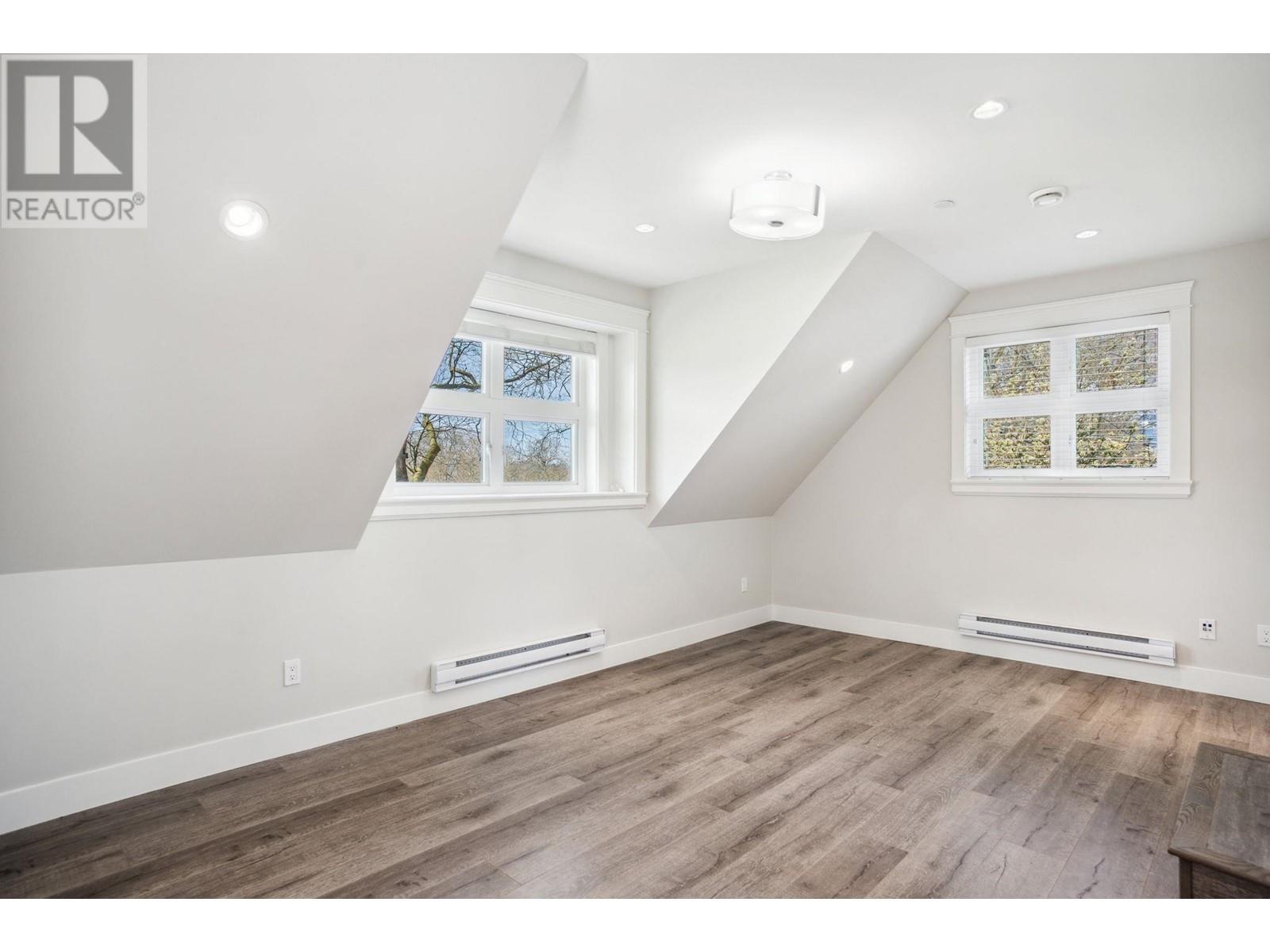 Property at 4513 NANAIMO STREET image 3