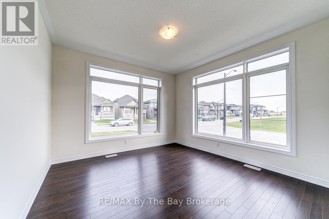 31 Nicort Road, Wasaga Beach, Ontario  L9Z 0N8 - Photo 7 - S12088769