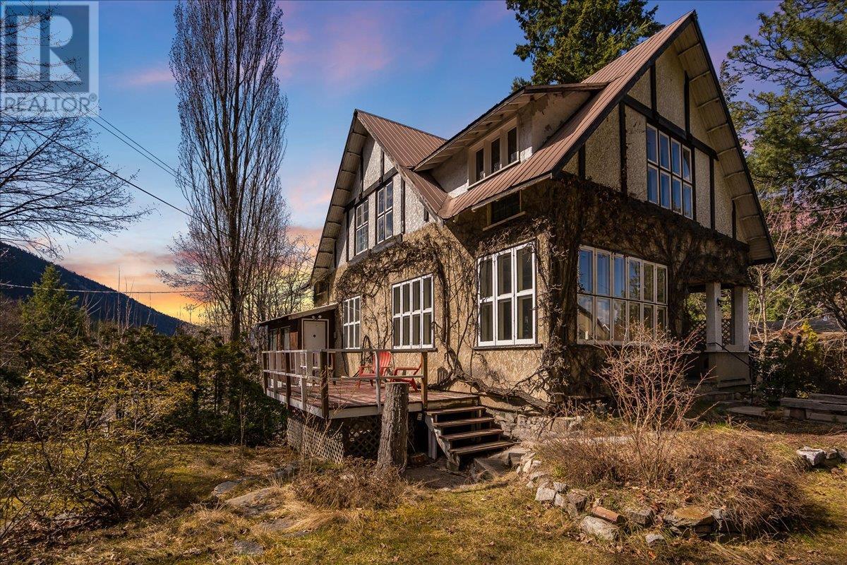 1107 ROBERTSON Avenue, Nelson, British Columbia