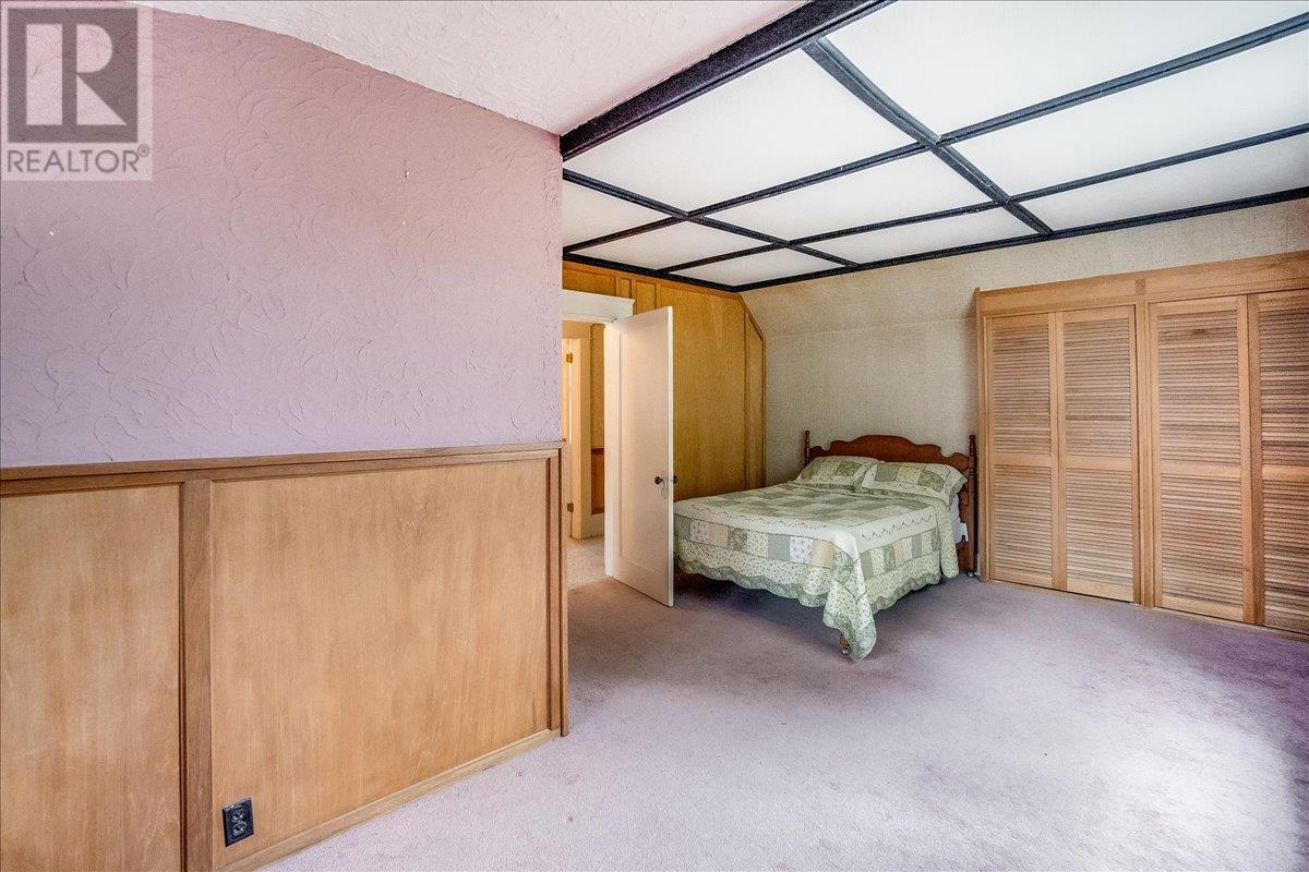 Property at 1107 ROBERTSON Avenue image 3
