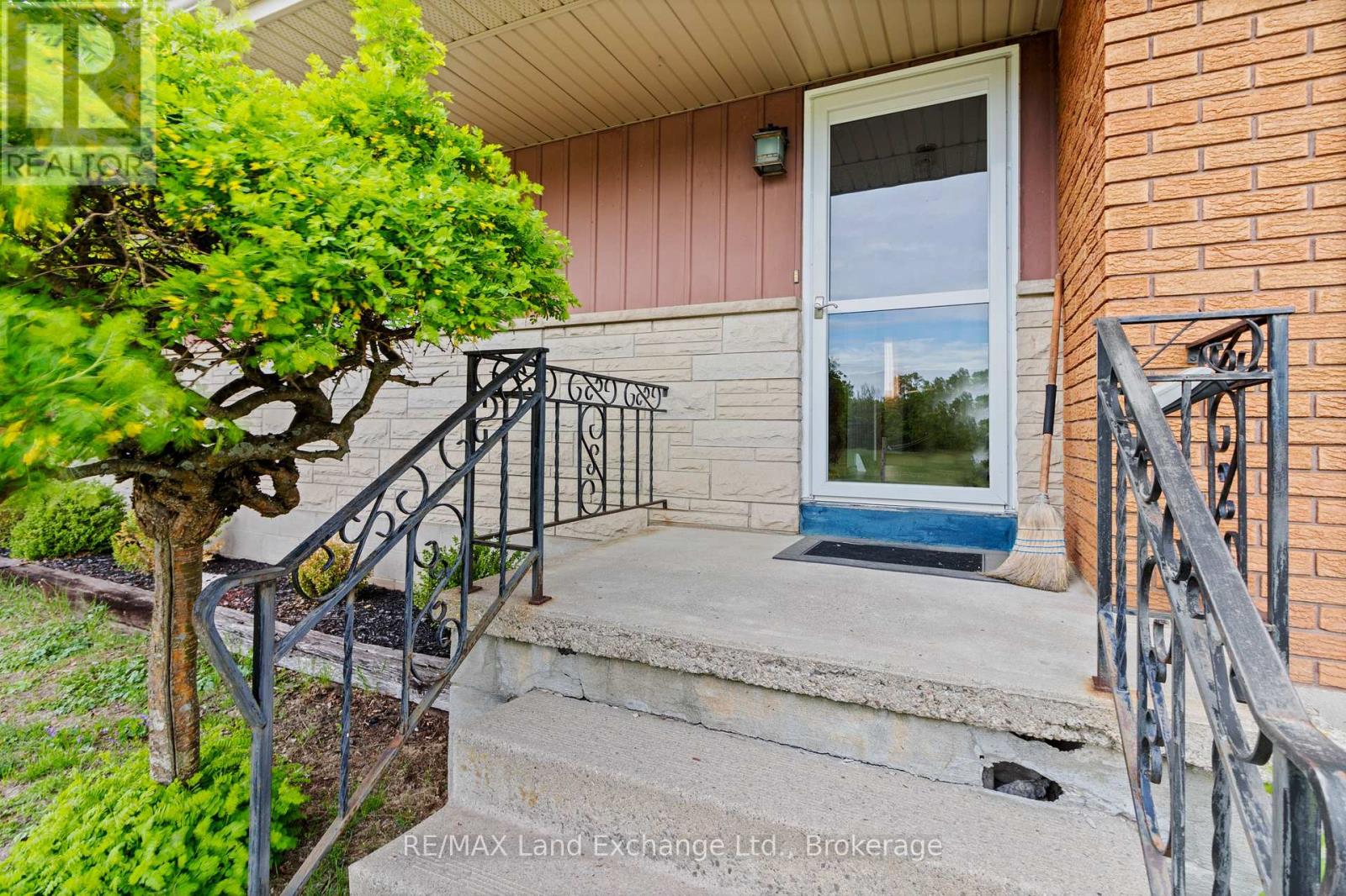 59 Denny's Dam Road, Arran-Elderslie, Ontario  N0H 2L0 - Photo 5 - X12088827