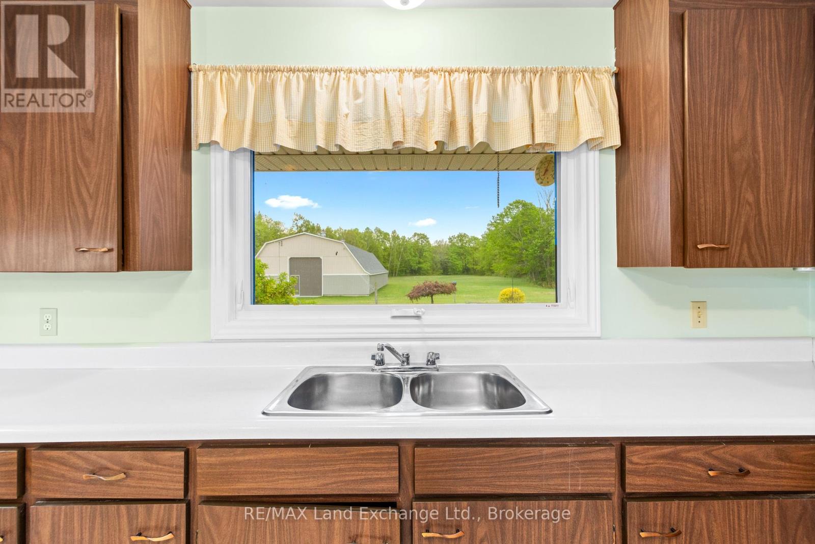 59 Denny's Dam Road, Arran-Elderslie, Ontario  N0H 2L0 - Photo 9 - X12088827