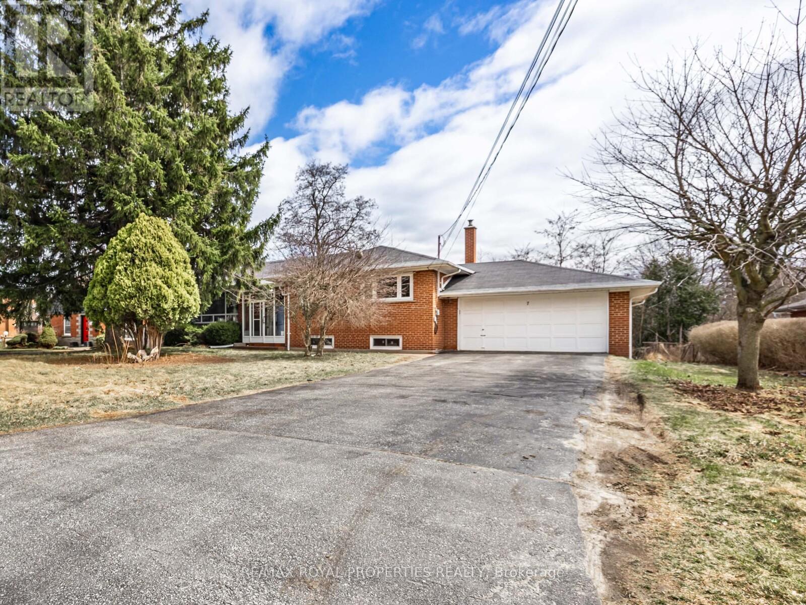 Property at 7 WHITE AVENUE image 2