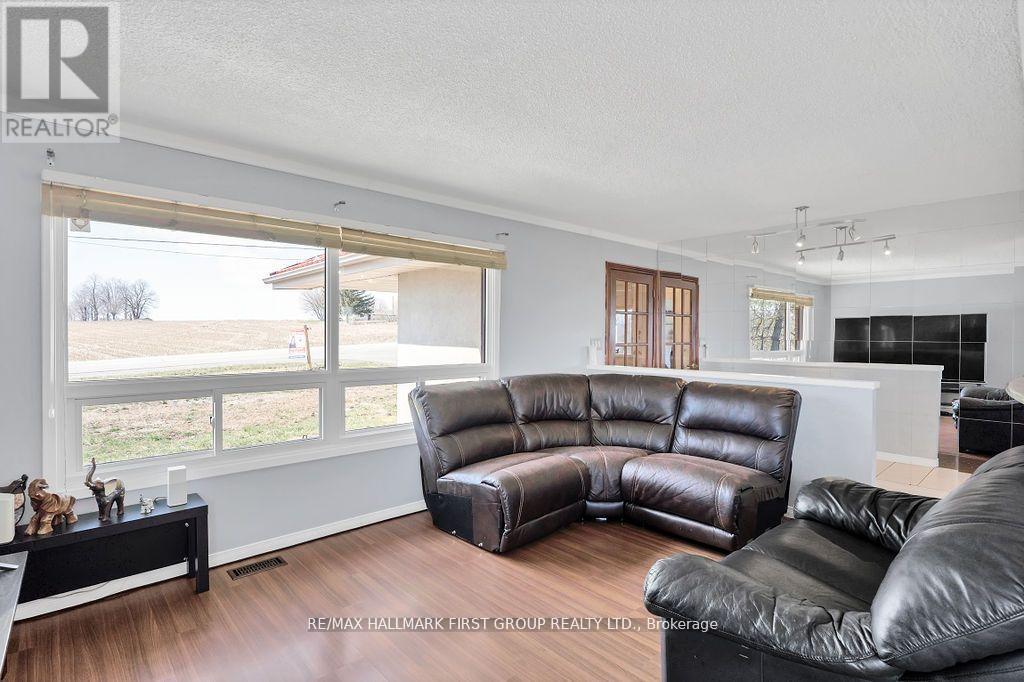 Property at 16585 JANE STREET image 4
