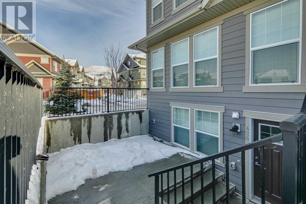 Property at 426 Cranbrook Square SE image 4