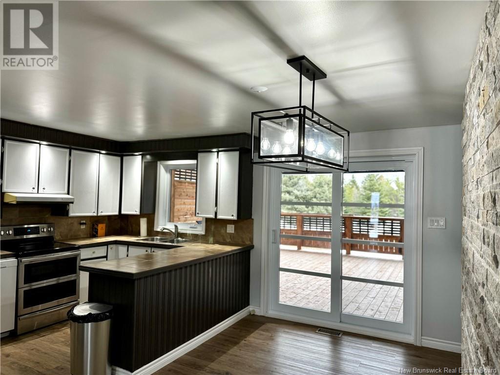 Property at 6 Violette Street image 4