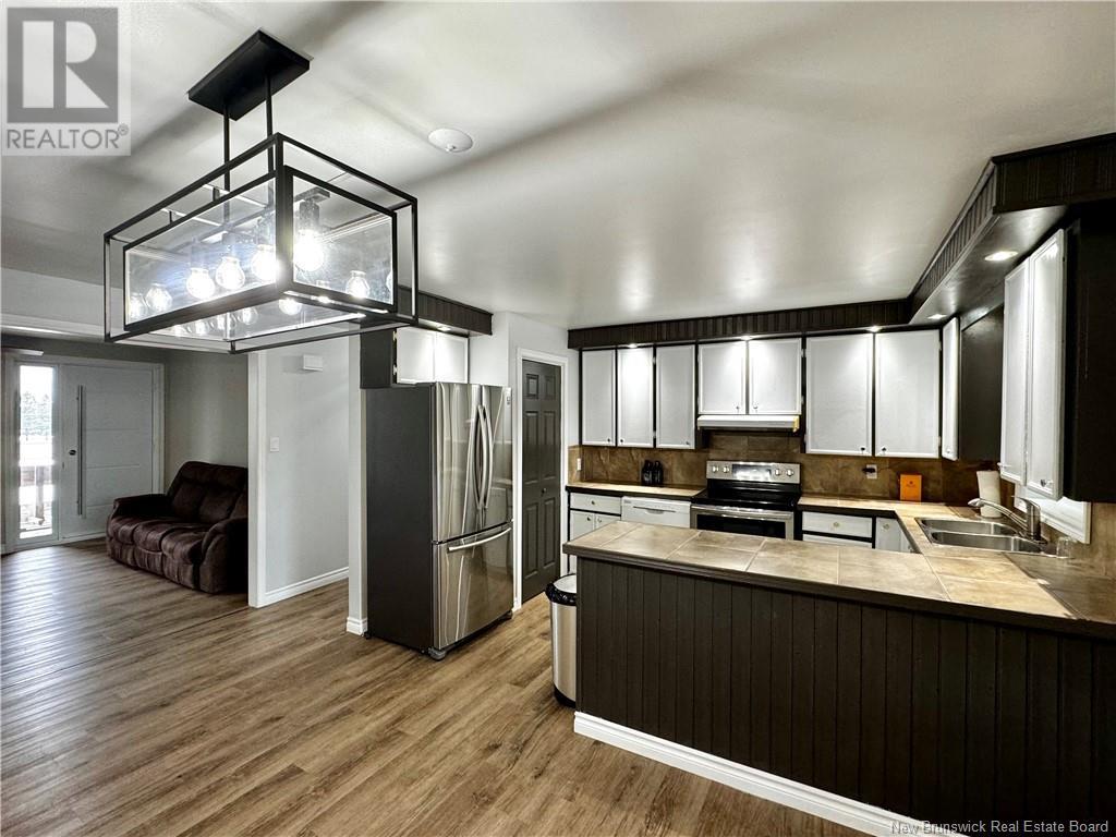 Property at 6 Violette Street image 5