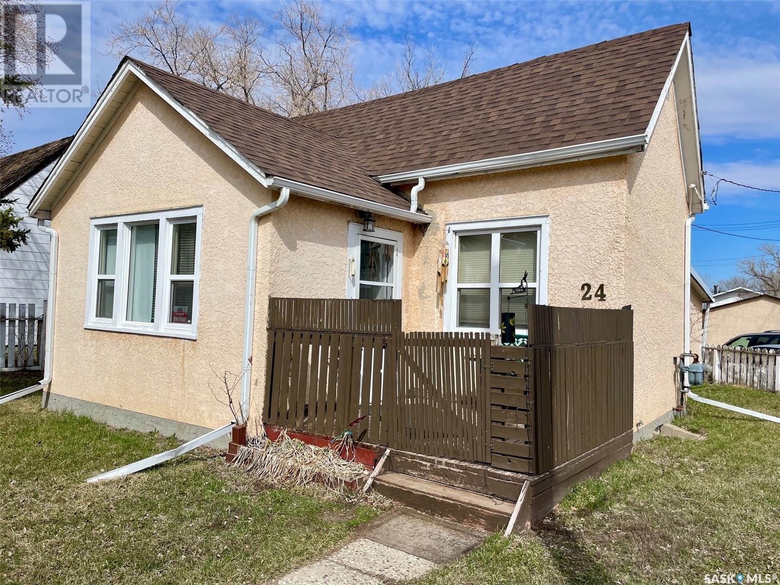 Property at 24 Lillooet STREET W image 1