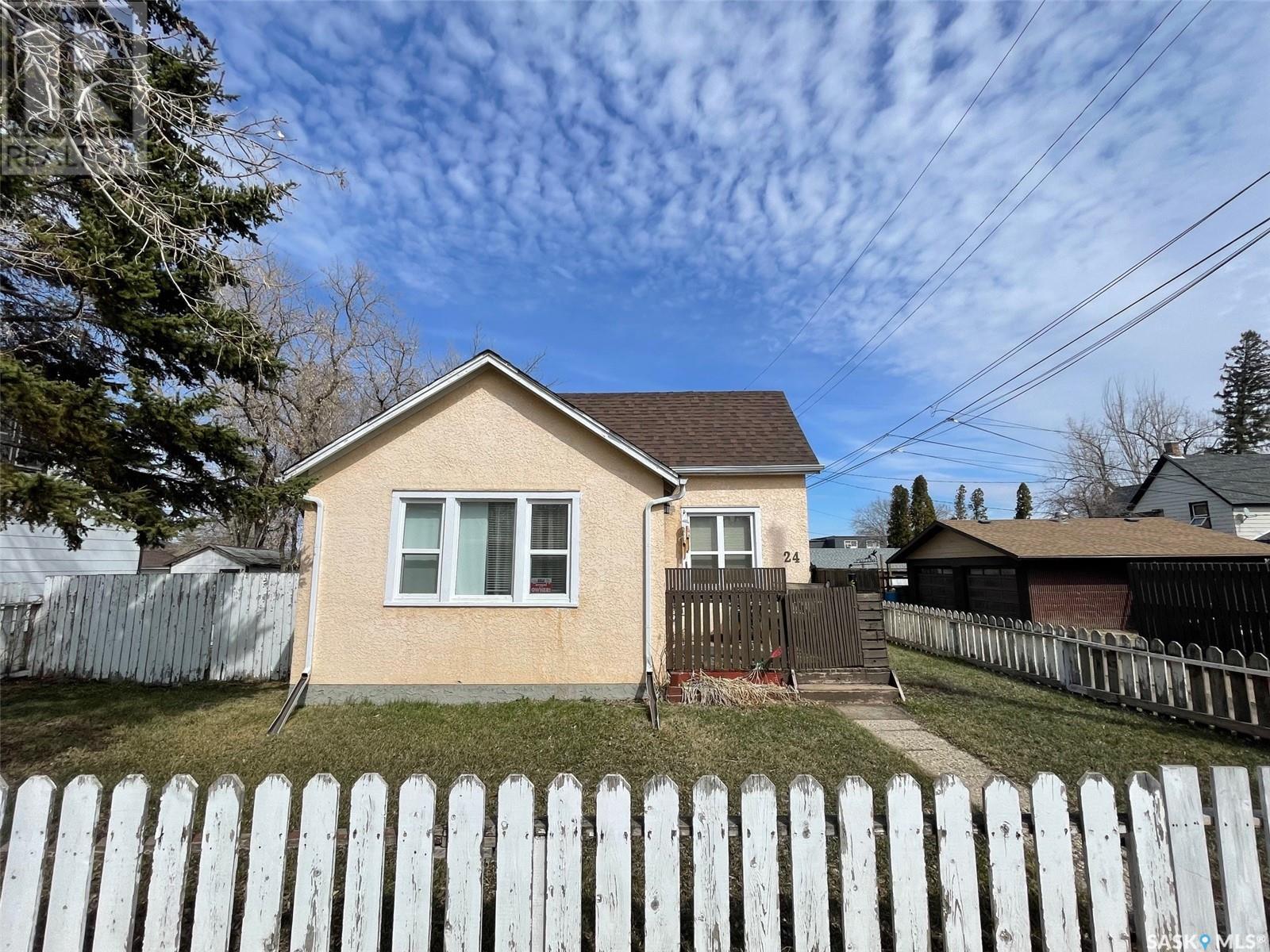 Property at 24 Lillooet STREET W image 2