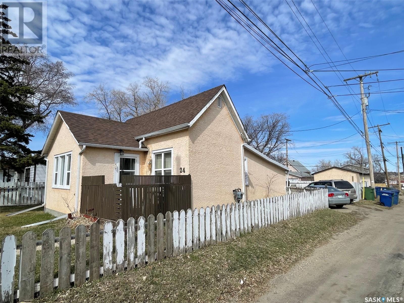 Property at 24 Lillooet STREET W image 3