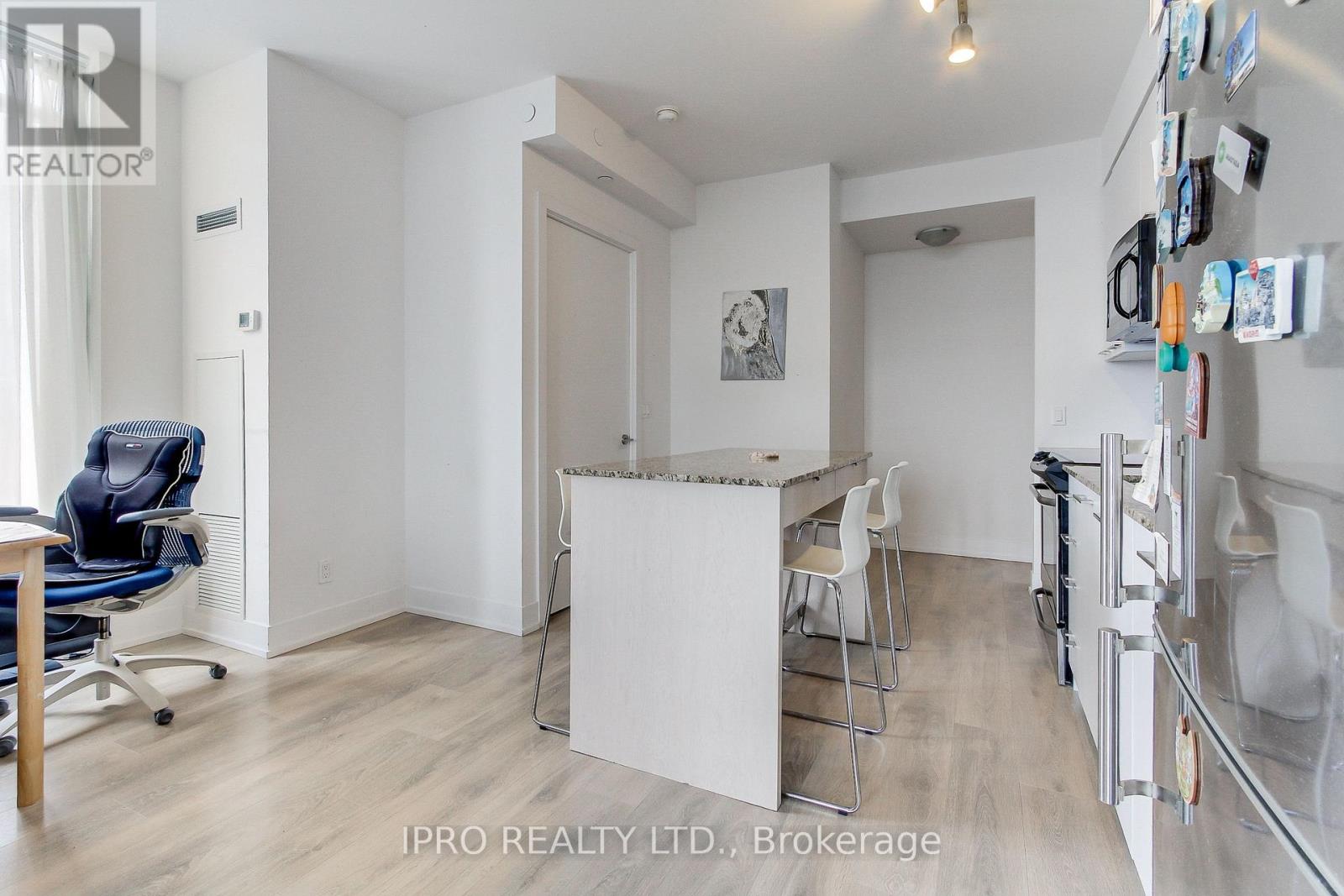 1007 - 9471 Yonge Street Nw, Richmond Hill, Ontario  L4C 0Z5 - Photo 10 - N12088053