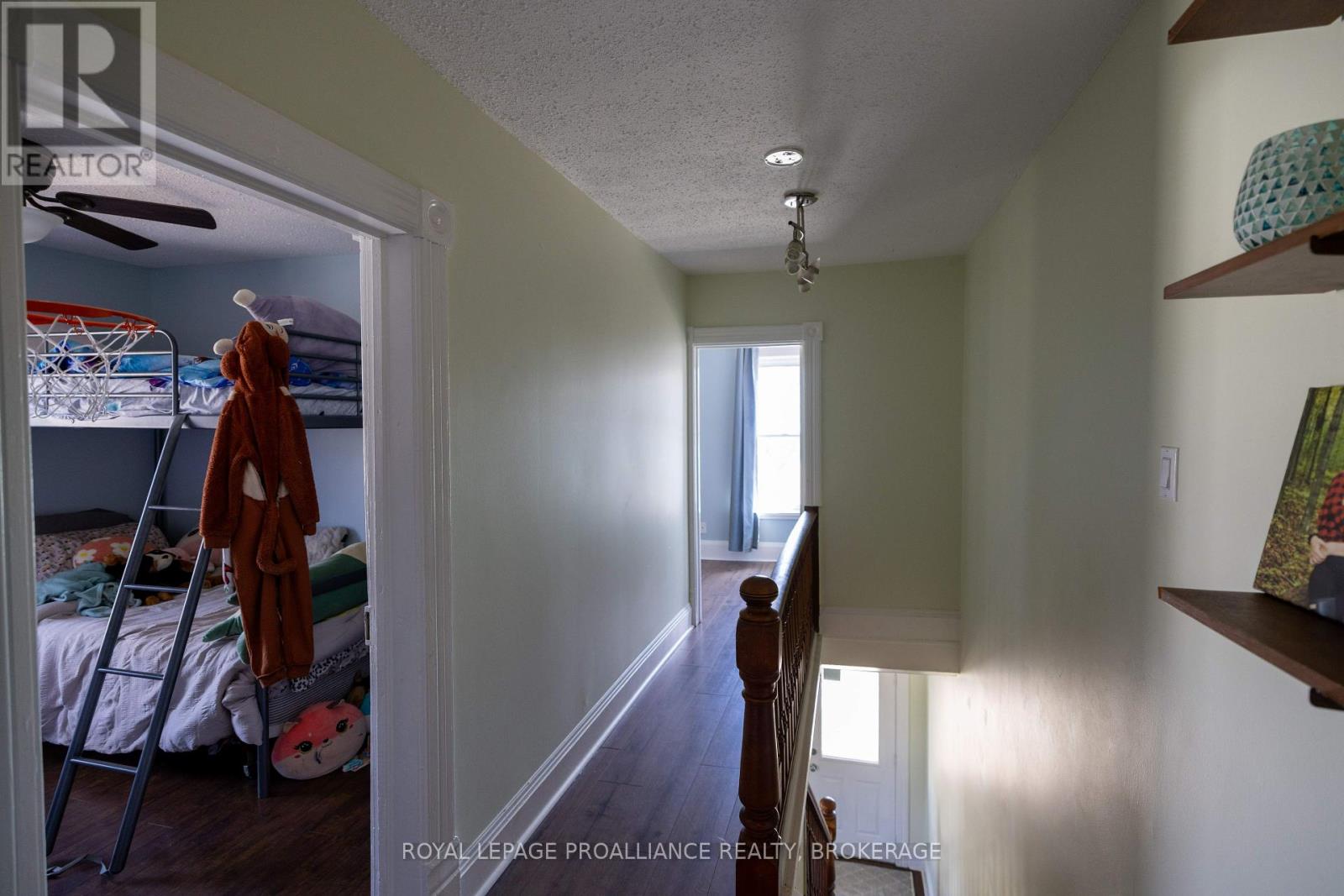 24 Perth Street, Rideau Lakes, Ontario  K0G 1V0 - Photo 10 - X12084628