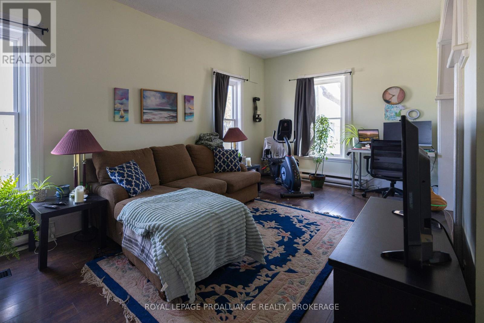 24 Perth Street, Rideau Lakes, Ontario  K0G 1V0 - Photo 6 - X12084628