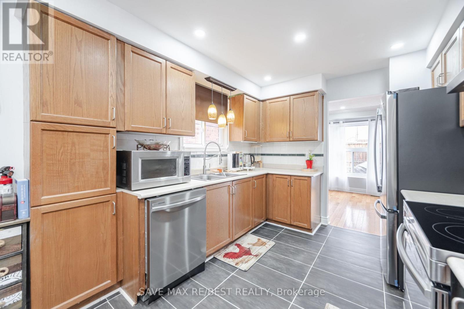 14 Rustywood Drive, Brampton, Ontario  L6Y 2W2 - Photo 13 - W12081932