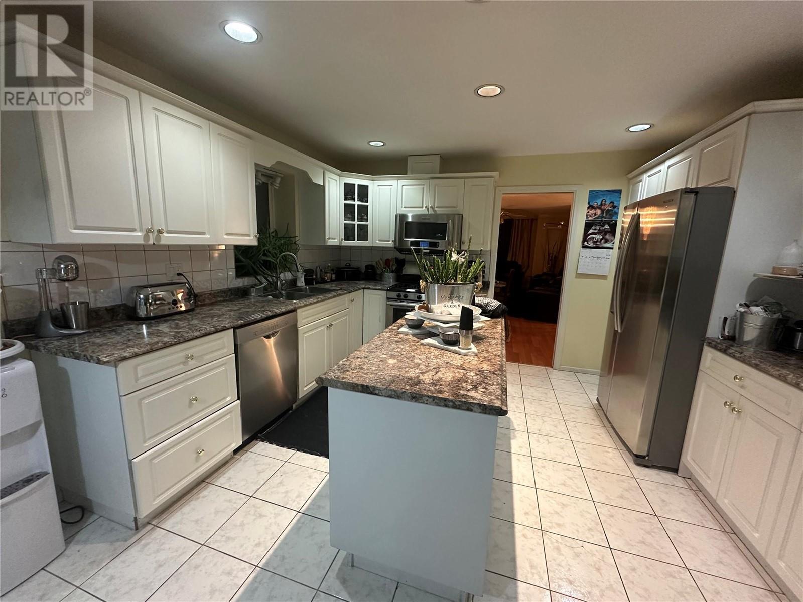 1740 Bann Street, Merritt, British Columbia  V1K 1E9 - Photo 2 - 10335168