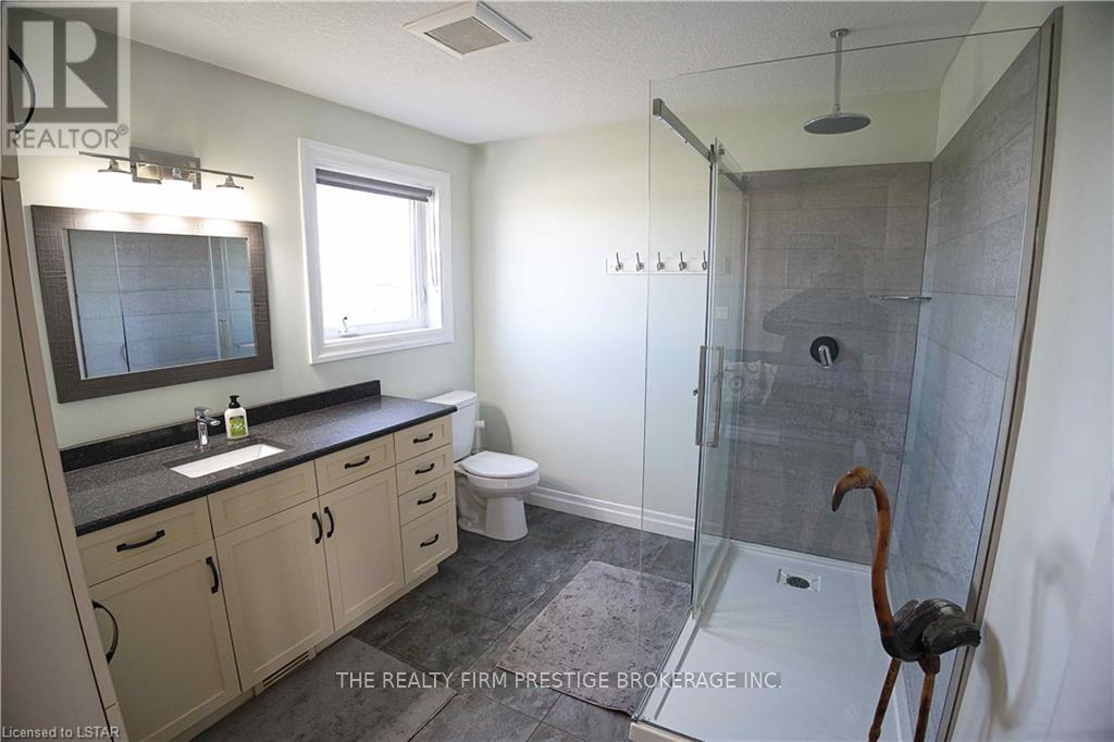 18574 Erie Shore Drive, Chatham-Kent, Ontario  N0L 1A0 - Photo 9 - X12088993
