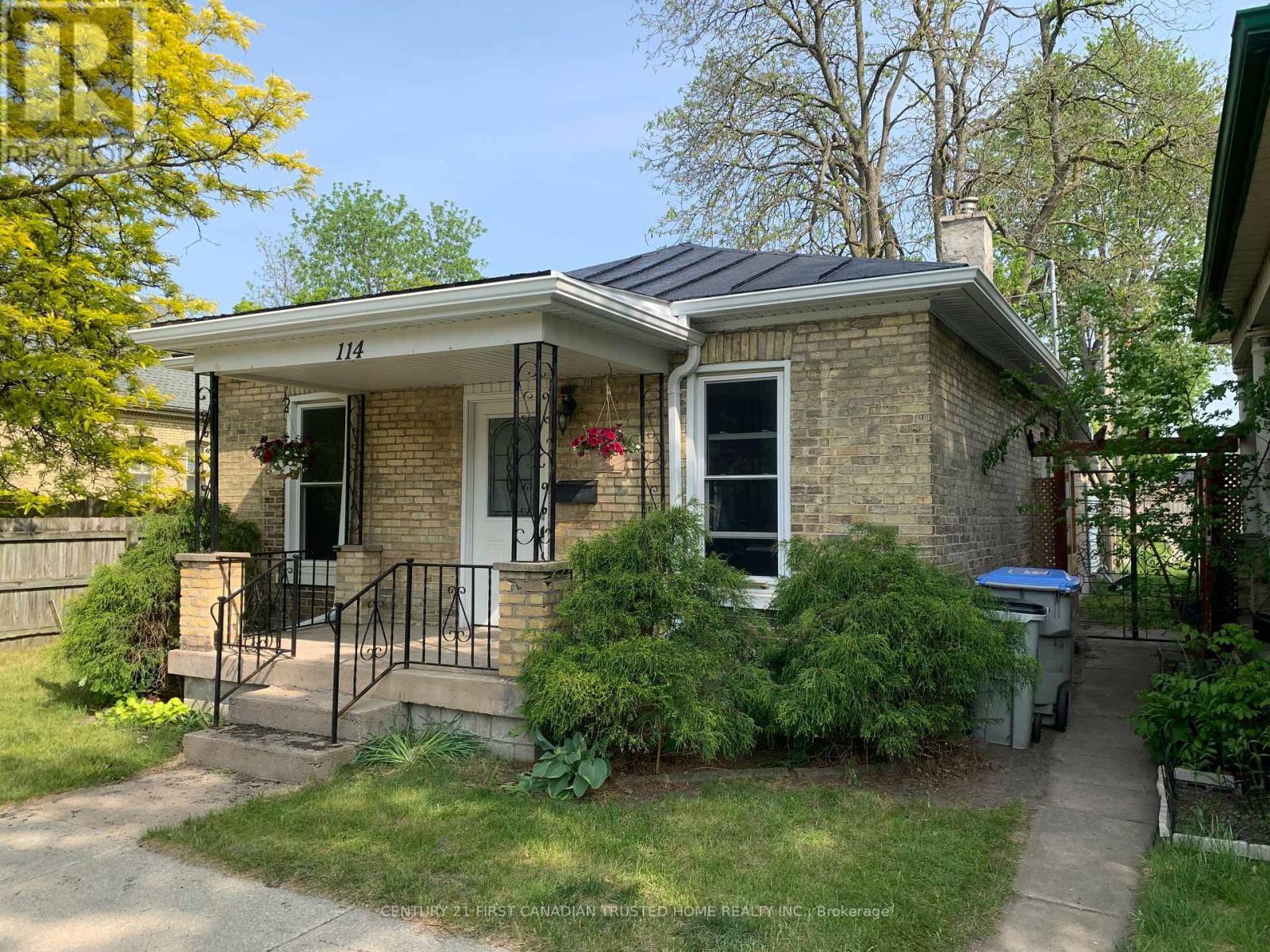 Property at 114 FRONT STREET W image 1