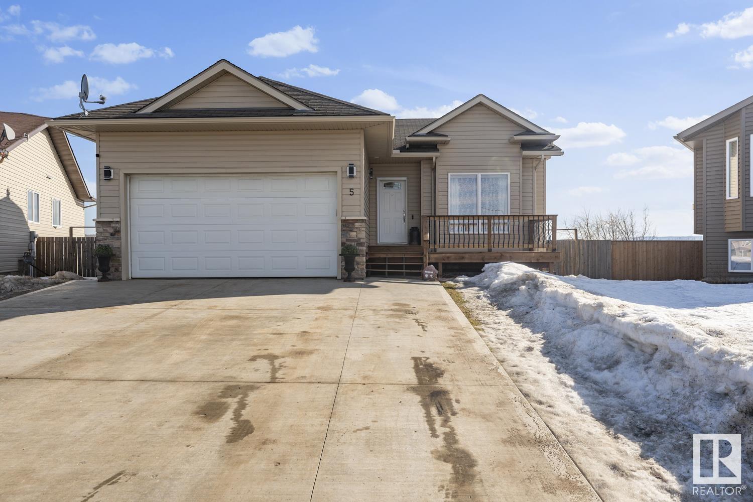 Property at 5 Sweetgrass PL image 2
