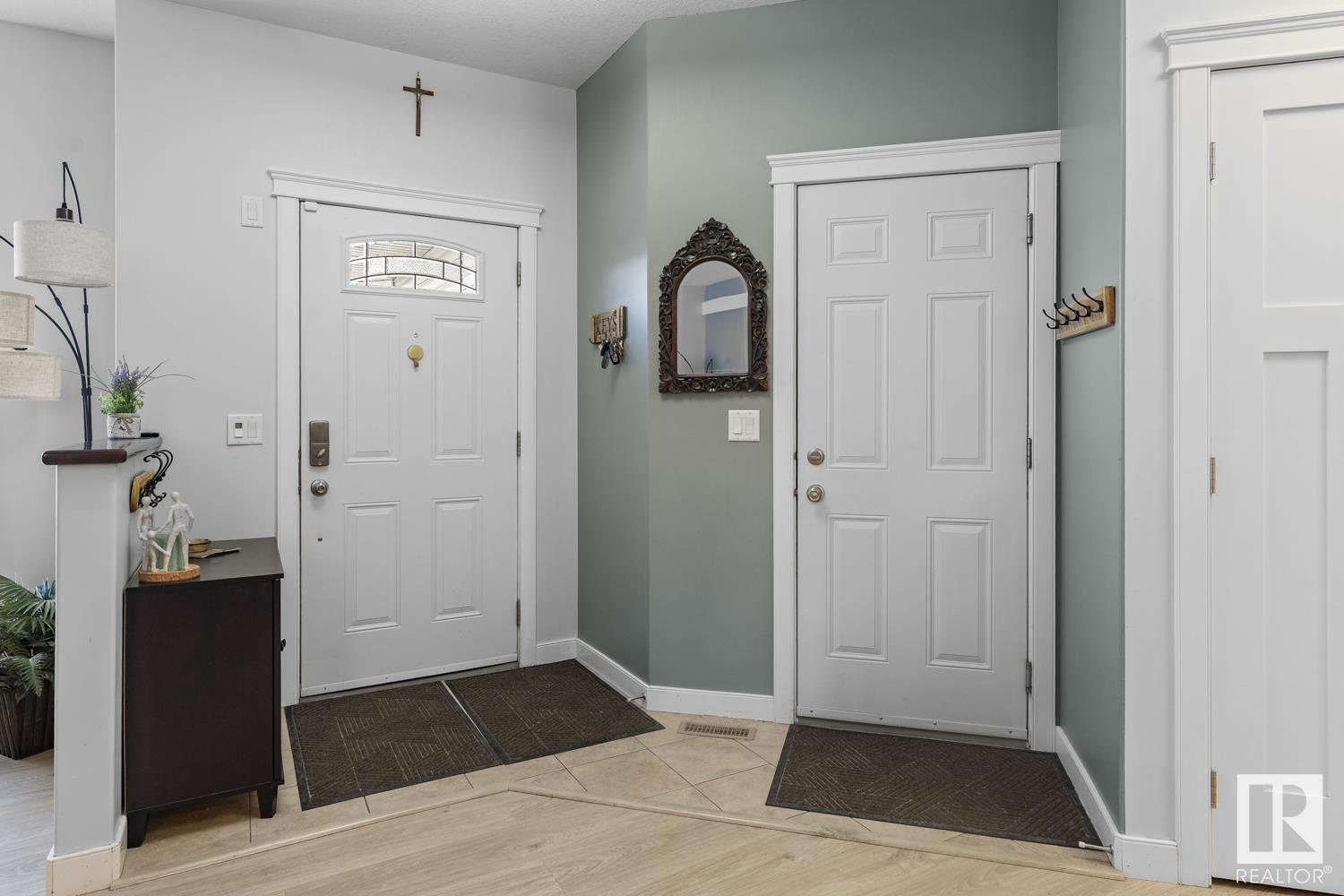 Property at 5 Sweetgrass PL image 3