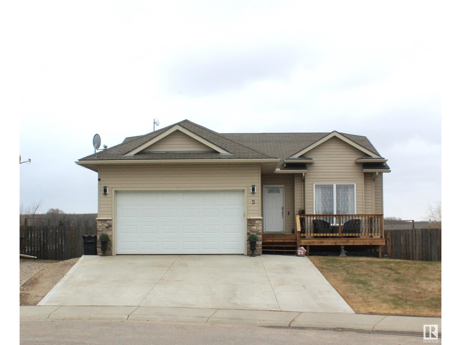 Property at 5 Sweetgrass PL image 1