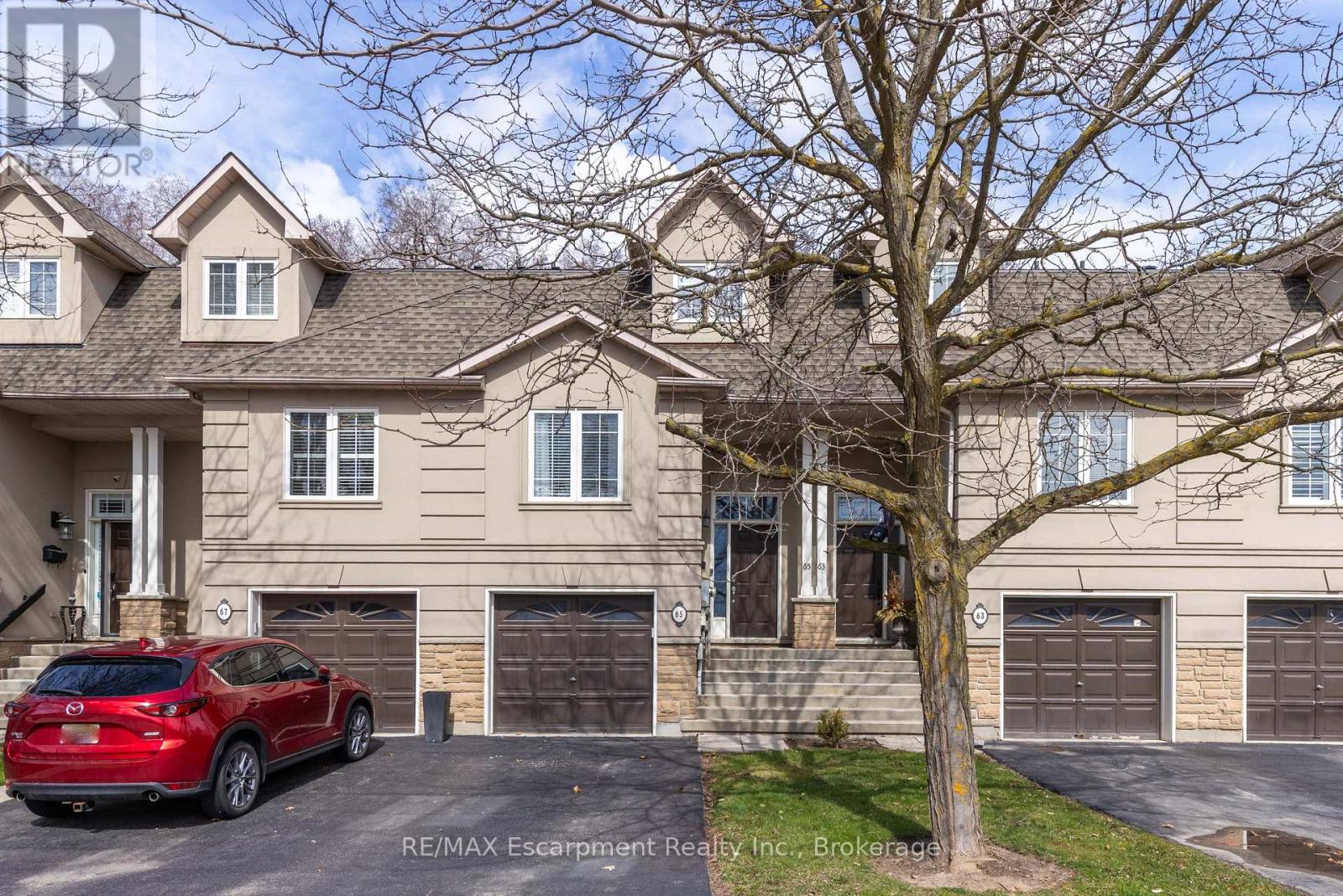 Property at 65 FAIRWOOD PLACE W image 1